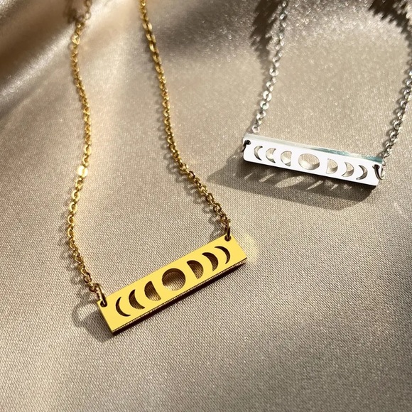 ⚜️[𝟯/$𝟭𝟴]⚜️NEW Moon Phases Charm Stainless Steel Necklace - Picture 4 of 10